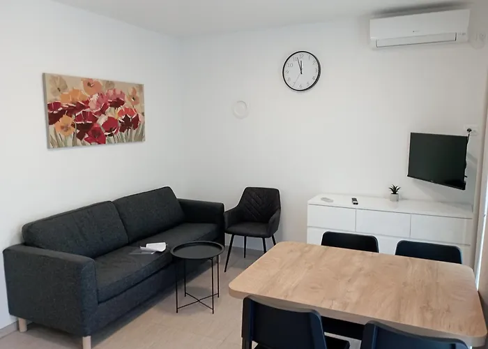 Tiziana Apartment *